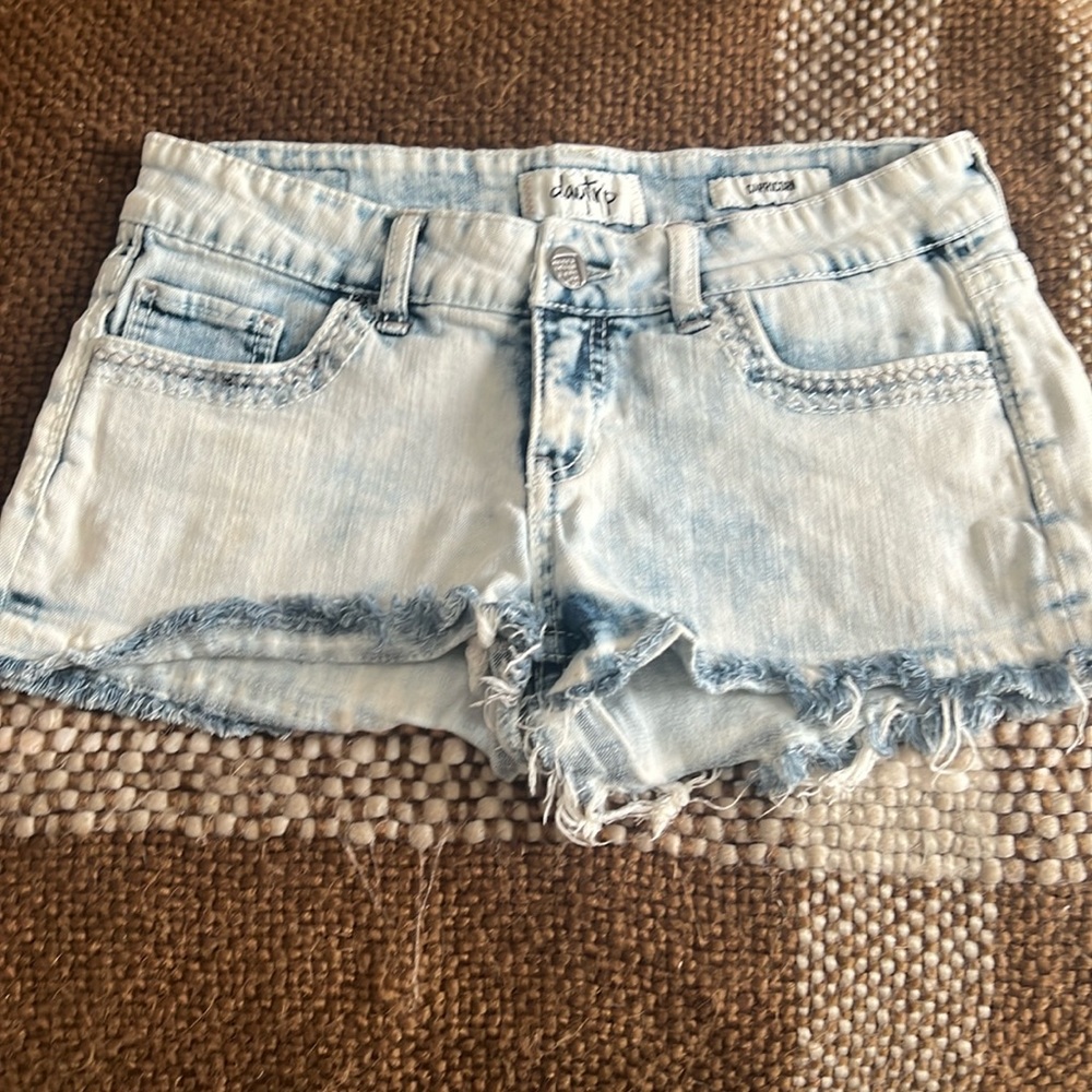 Daytrip Capricorn shorts